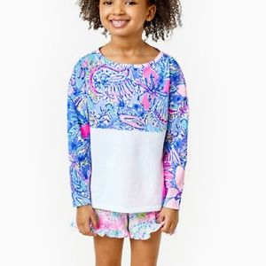 EUC Lilly Pulitzer Girls Mini Finn Top in Got Your Back print - Medium 6/7